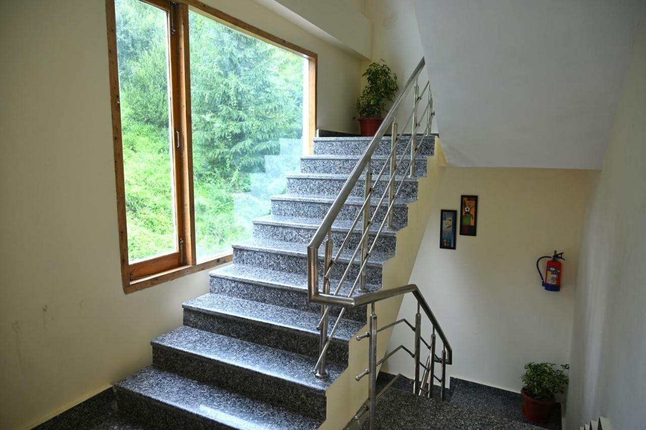 Отель Highq Manali Экстерьер фото
